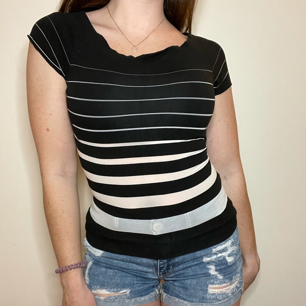 Short sleeve striped shirt